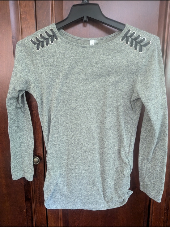 NY Collection Tops - NY Collection Gray Lace-Up Shoulder Long Sleeve Tee